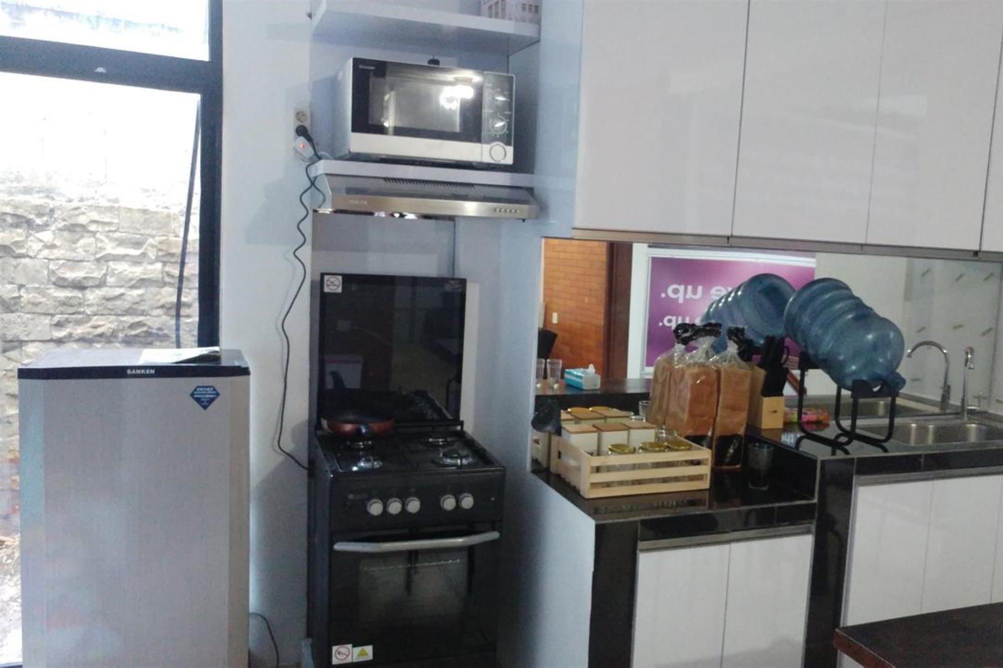 Inap At Capsule Thamrin Jacarta Exterior foto